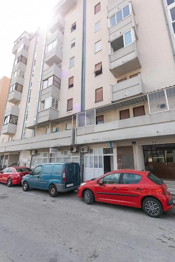 Studio Apartment For 2, Wi-Fi, Kitchenette, Public Parking, Private Entrance Split 0*,